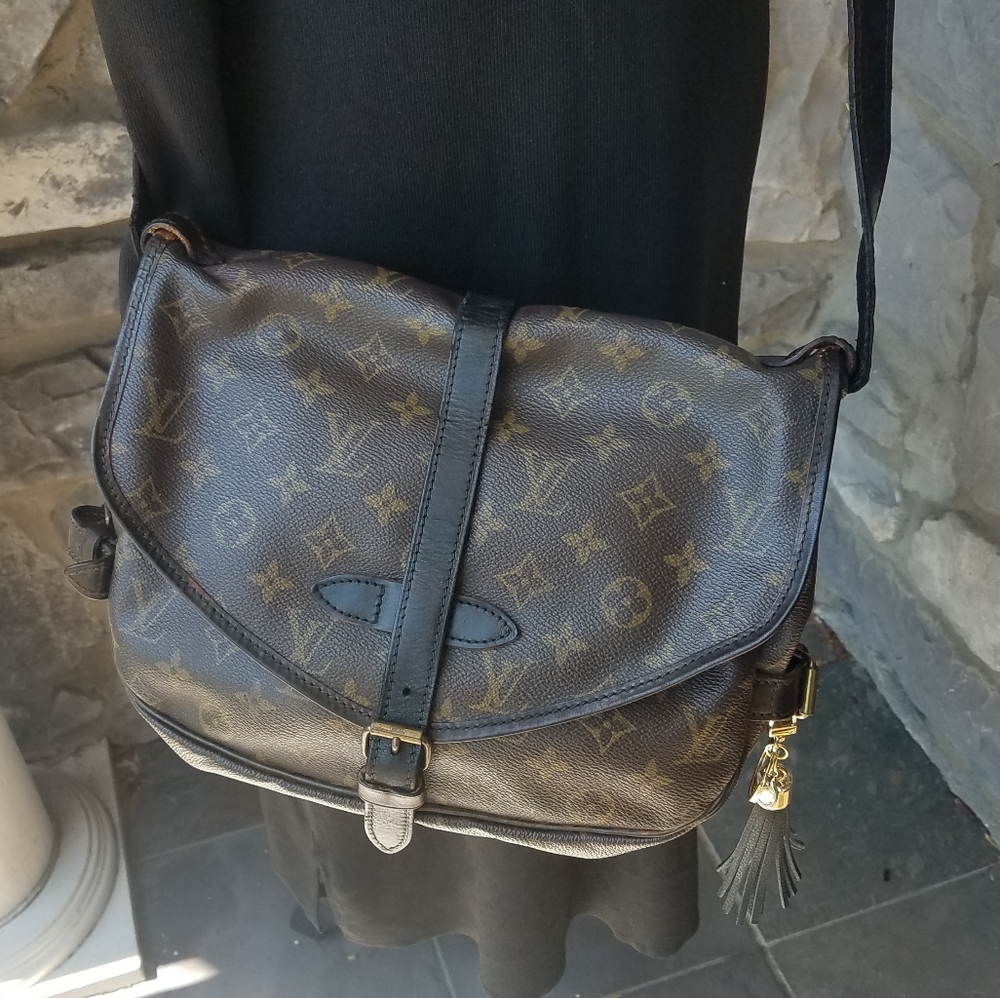 Louis Vuitton Samur 30 Crossbody